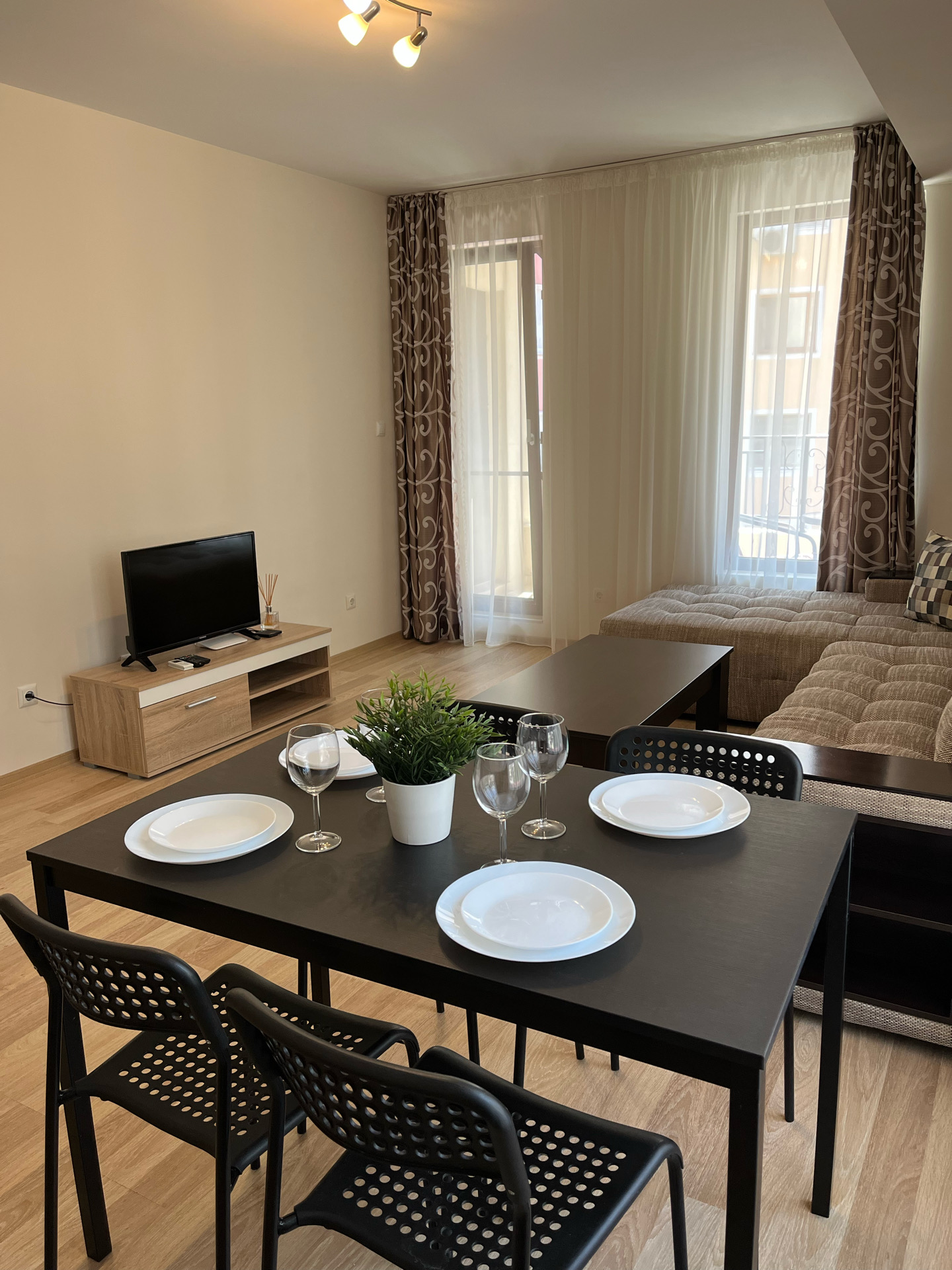 Apartment (bedroom + sofa-bed) — Apartments Flora Burgas (2)