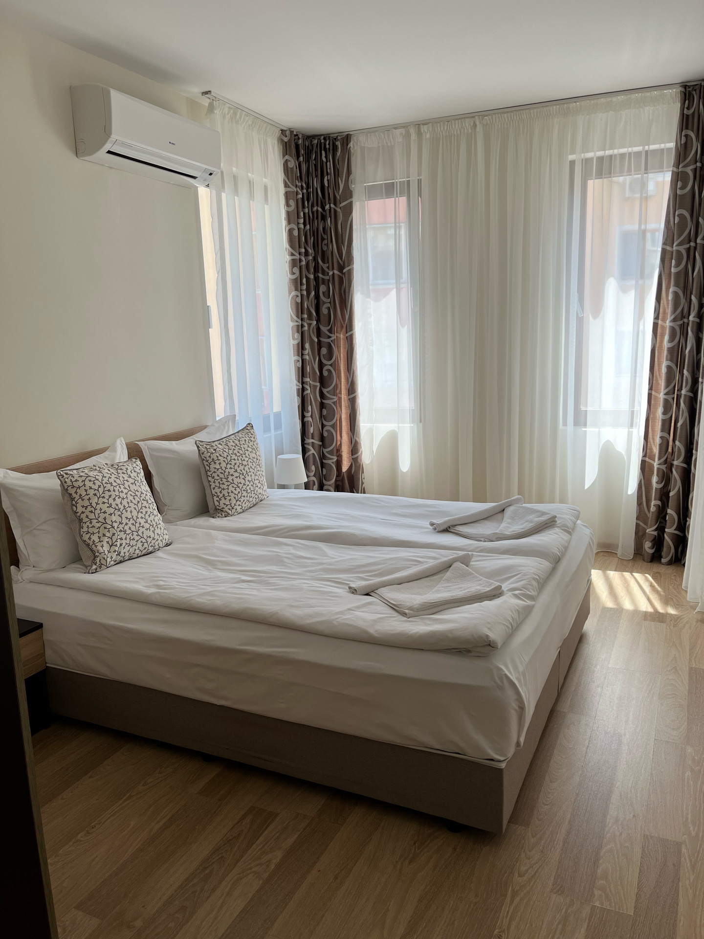 Apartment (bedroom + sofa-bed) — Apartments Flora Burgas (3)