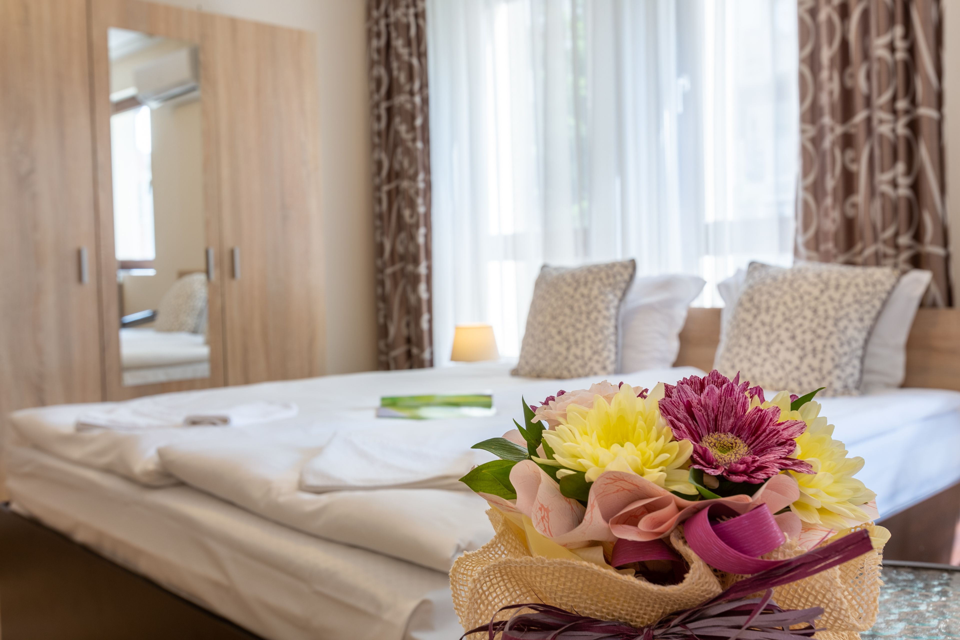 Doppelzimmer (1 Doppelbett) — Apartments Flora Burgas (5)