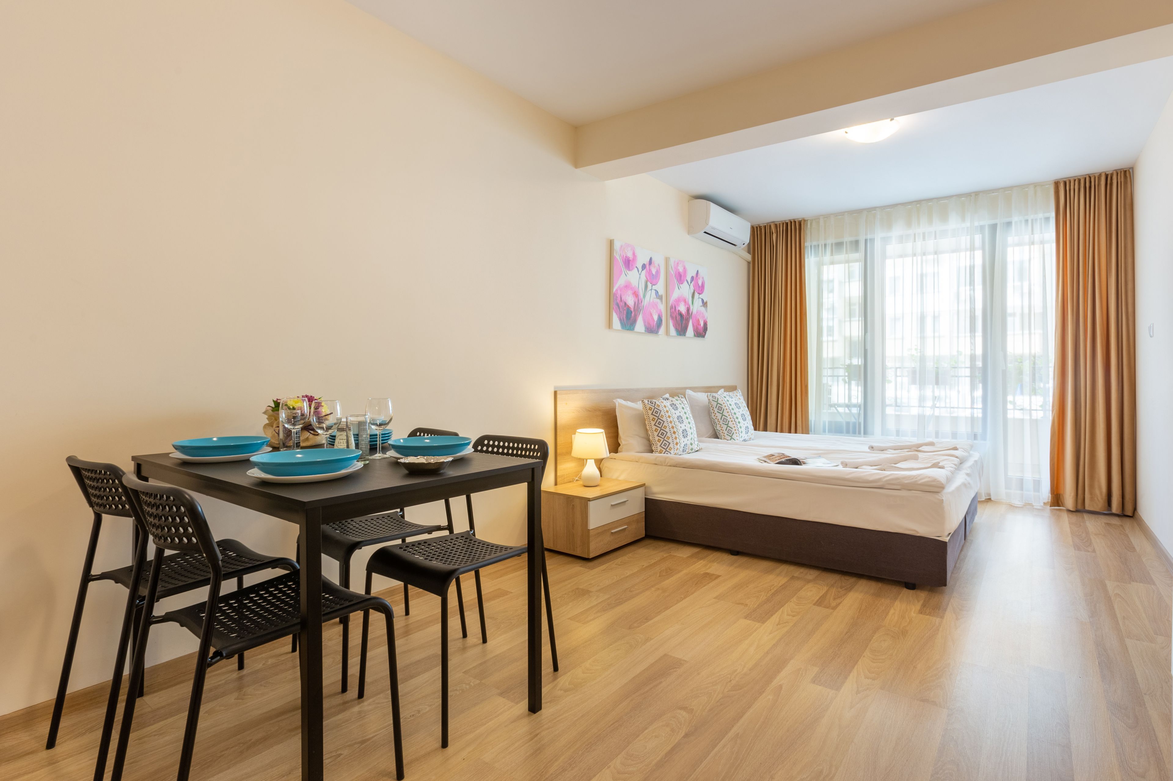 Zweibettzimmer (2 Einzelbetten) — Apartments Flora Burgas (3)