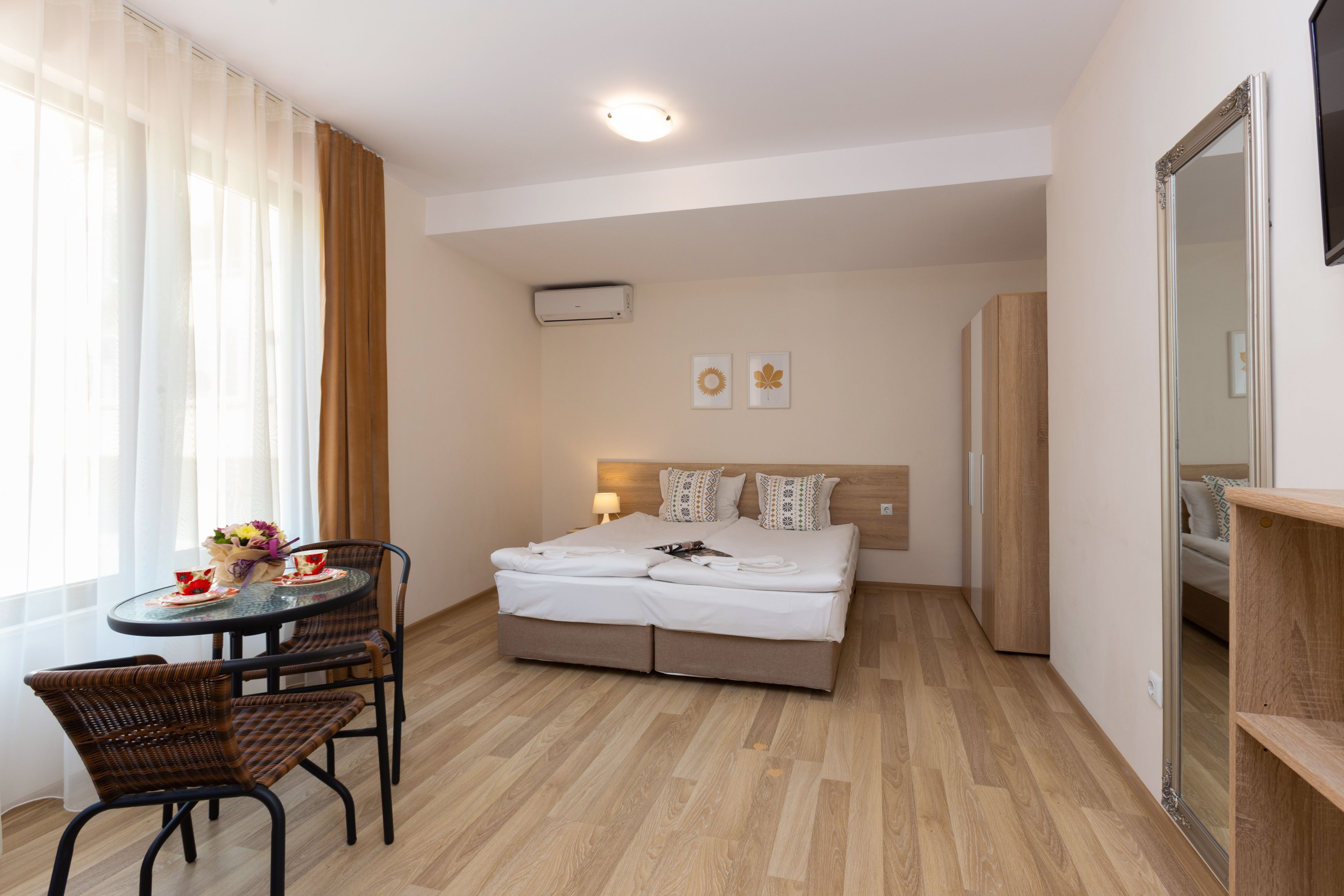Chambre twin (2 lits simples) — Apartments Flora Burgas (3)