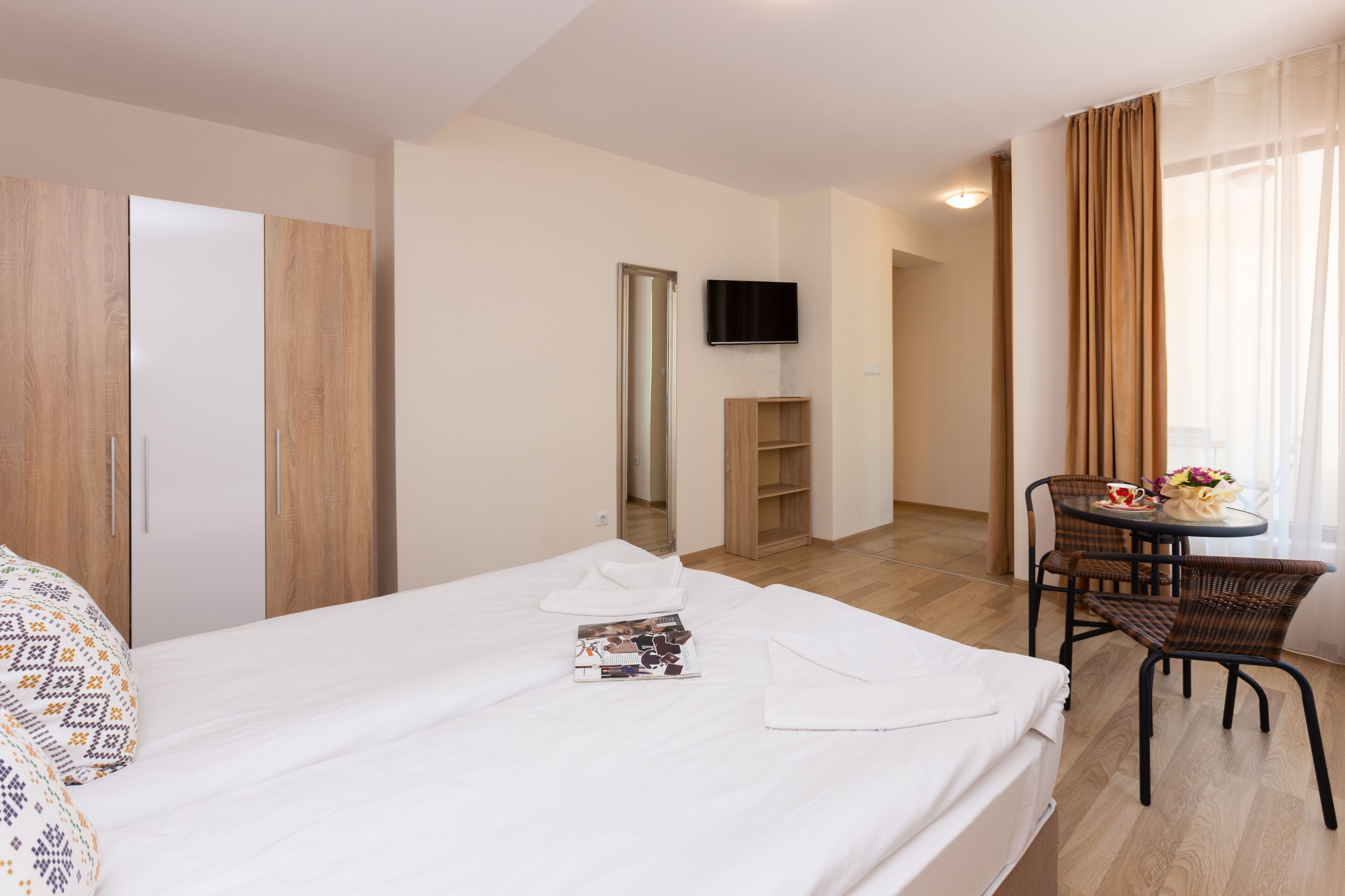 Chambre twin (2 lits simples) — Apartments Flora Burgas (4)