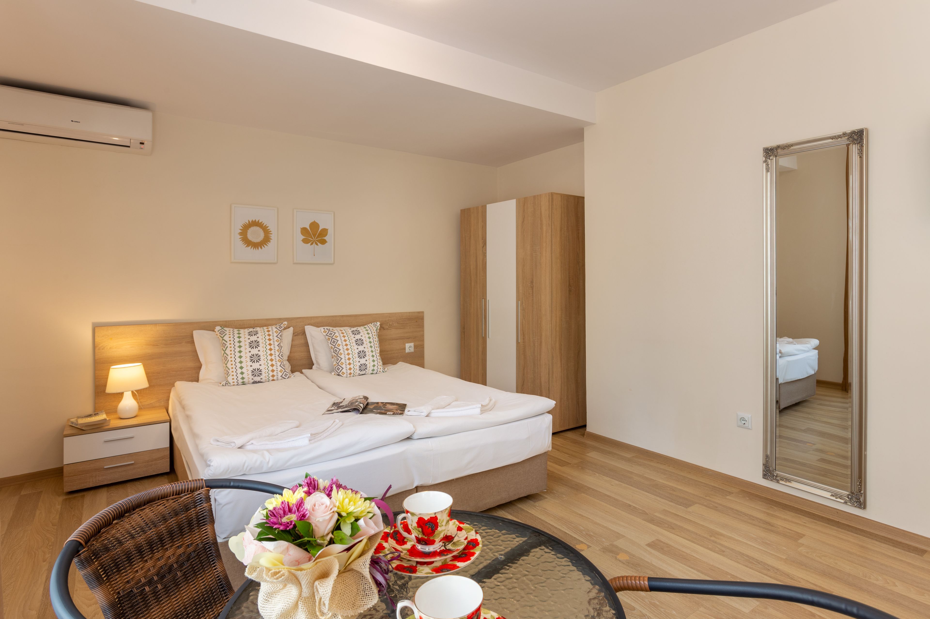 Chambre twin (2 lits simples) — Apartments Flora Burgas (7)