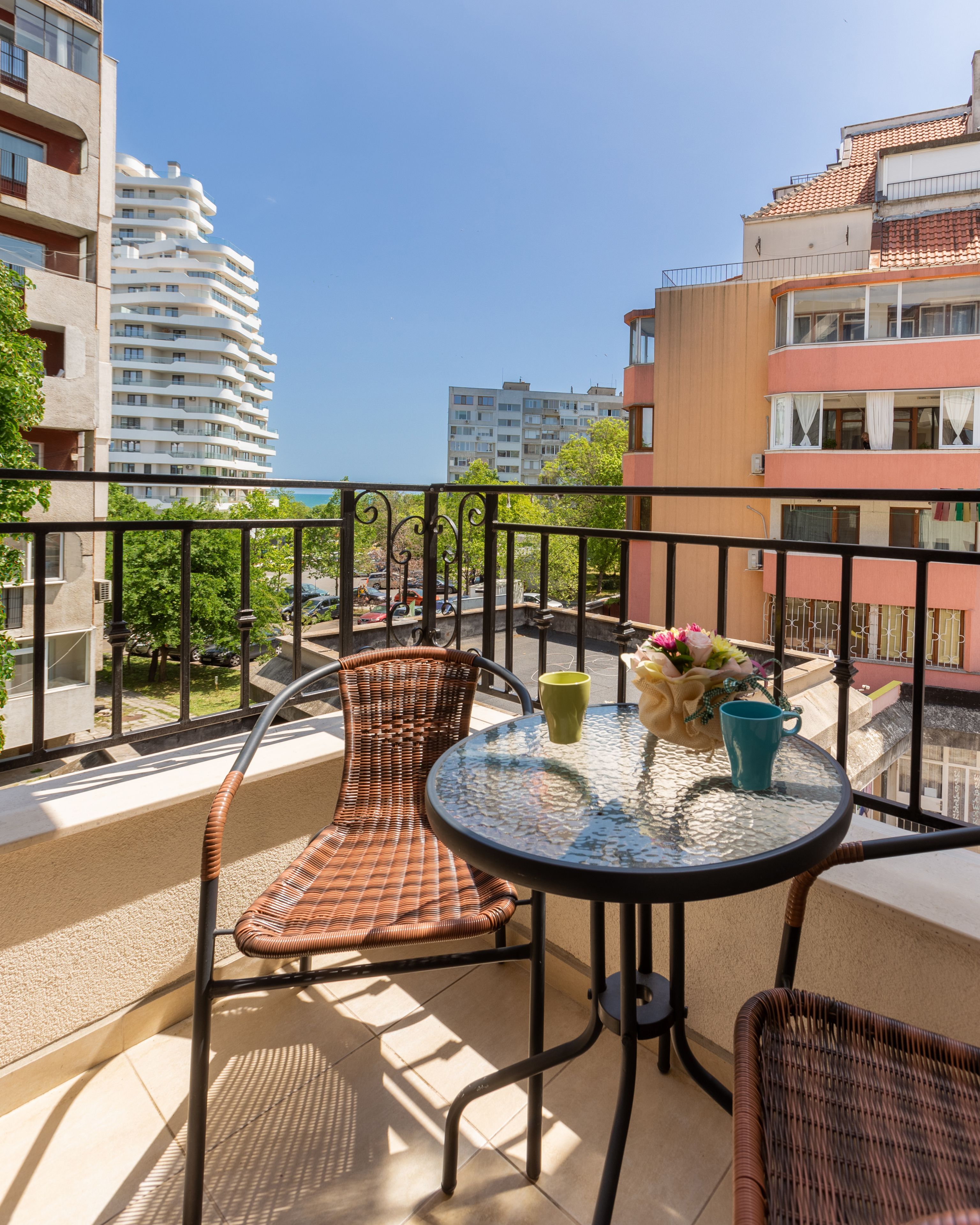 Doppelzimmer (1 Doppelbett) — Apartments Flora Burgas (3)